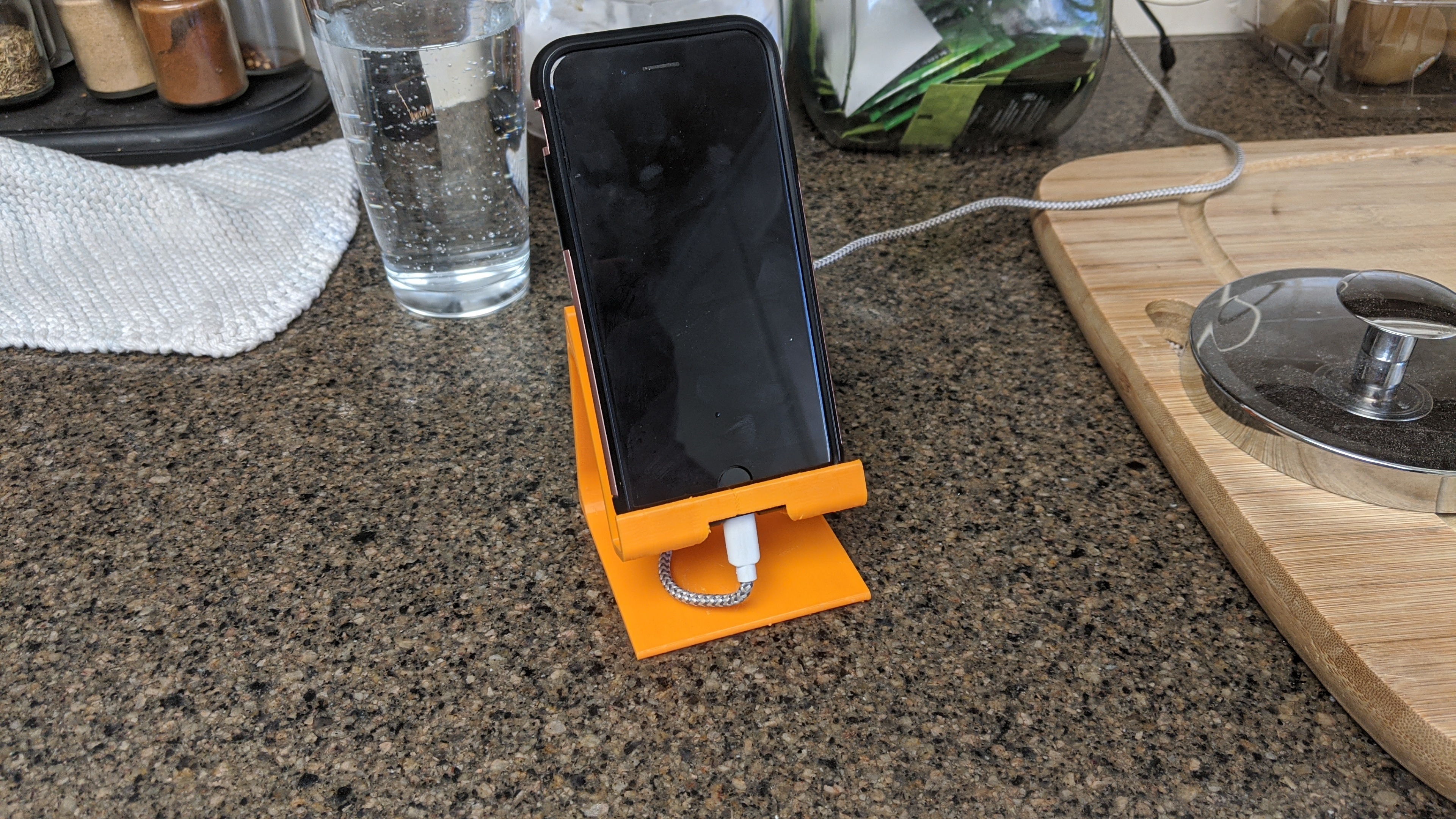 Free STL file Mobile Phone stand FREE 📞・3D printable object to download